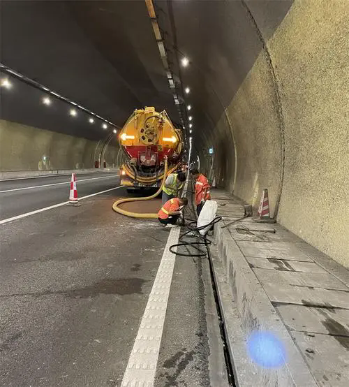 登封隧道排水渠清淤